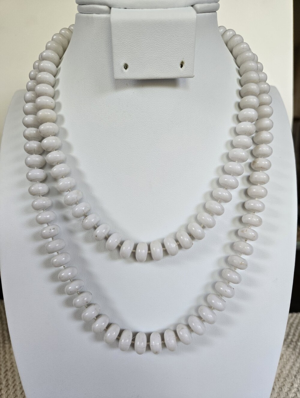 N-141-White 1980's Retro-Style Beaded Necklace-34"